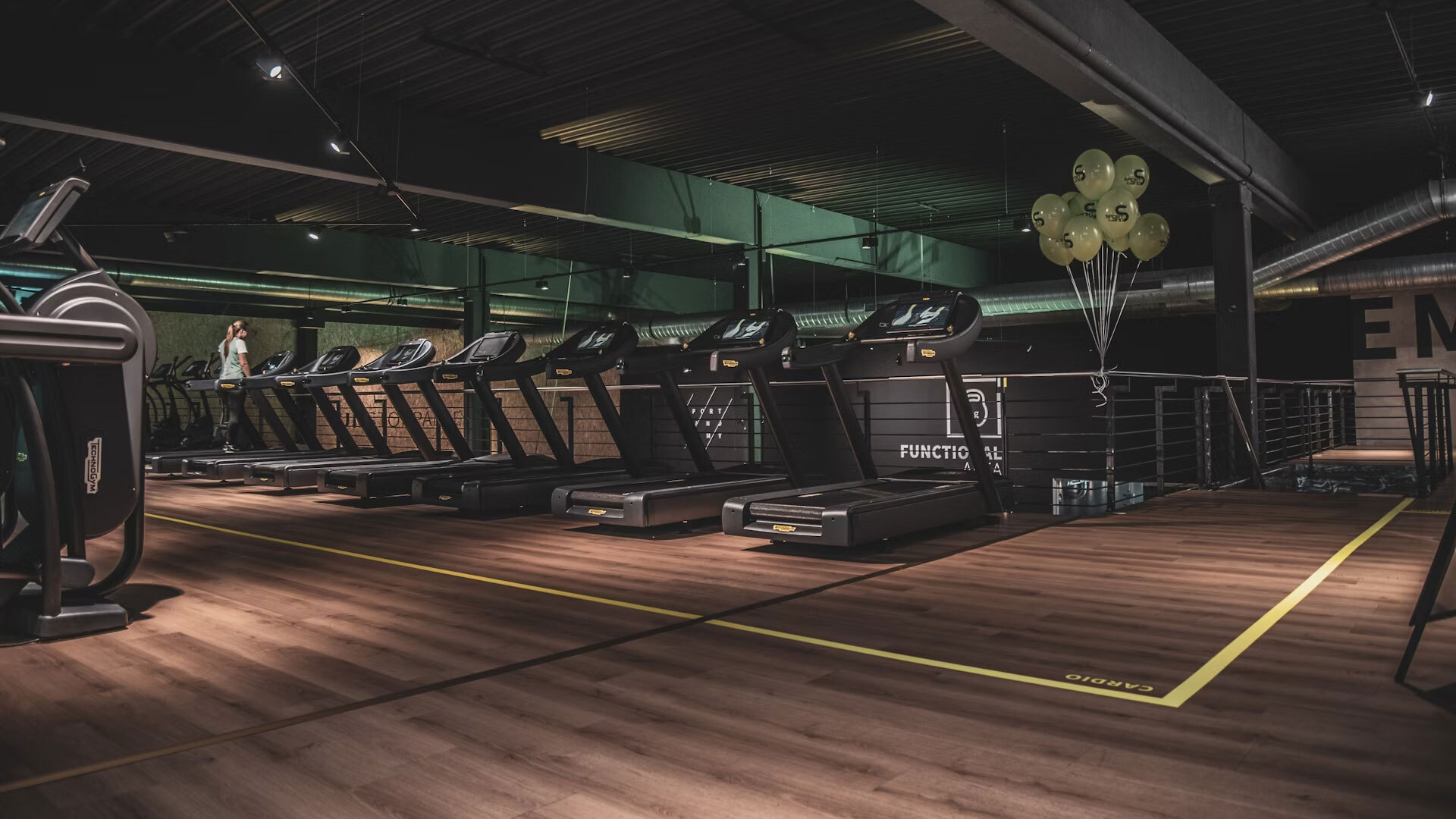 Hero gym floor 01